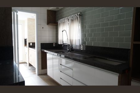Apartamento à venda com 115m², 3 quartos e 2 vagasCozinha - Armários