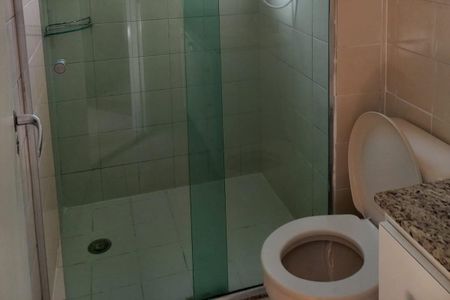 Banheiro de apartamento à venda com 2 quartos, 55m² em Vila Bertioga, São Paulo