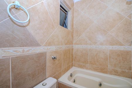 Apartamento para alugar com 177m², 3 quartos e 1 vaga Apartamento para alugar com 177m², 3 quartos e 1 vagaBanheiro da Suíte