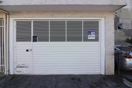 Casa à venda com 83m², 3 quartos e 2 vagasFachada