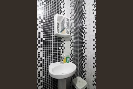 Casa à venda com 83m², 3 quartos e 2 vagasBanheiro Social