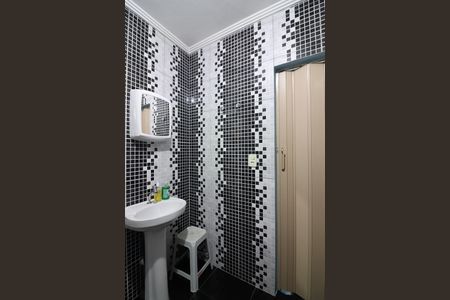 Casa à venda com 83m², 3 quartos e 2 vagasBanheiro Social