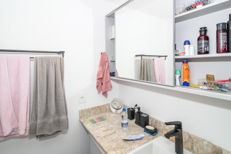 Apartamento à venda com 119m², 3 quartos e 2 vagas Apartamento à venda com 119m², 3 quartos e 2 vagasBanheiro da Suíte 1