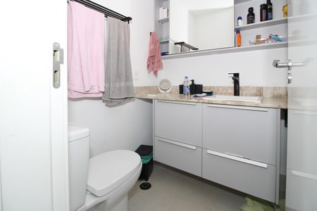 Apartamento à venda com 119m², 3 quartos e 2 vagas Apartamento à venda com 119m², 3 quartos e 2 vagasBanheiro da Suíte 1