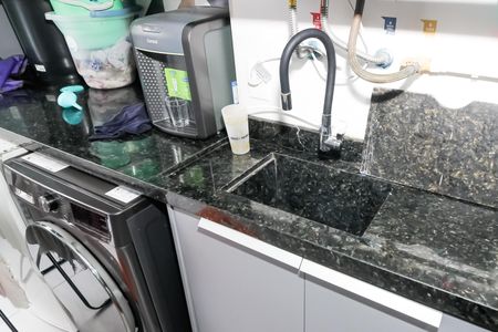 Apartamento à venda com 119m², 3 quartos e 2 vagas Apartamento à venda com 119m², 3 quartos e 2 vagasÁrea de Serviço