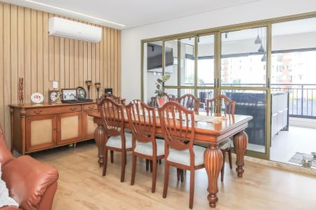 Apartamento à venda com 119m², 3 quartos e 2 vagas Apartamento à venda com 119m², 3 quartos e 2 vagasSala