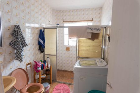Casa à venda com 413m², 2 quartos e 4 vagasBanheiro