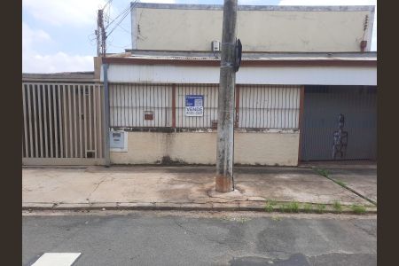 Casa à venda com 413m², 2 quartos e 4 vagasFachada