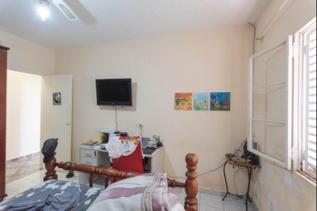 Casa à venda com 413m², 2 quartos e 4 vagasQuarto 2