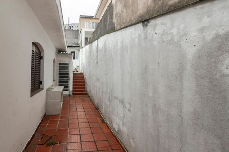 Casa à venda com 140m², 3 quartos e 4 vagasCorredor Lateral