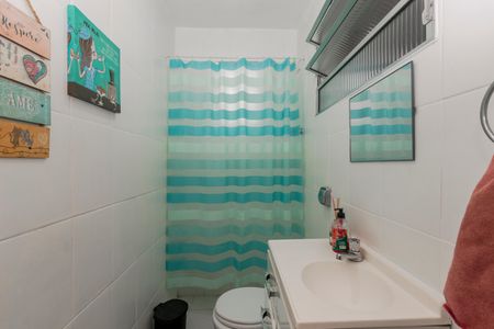 Casa à venda com 140m², 3 quartos e 4 vagasBanheiro da Suíte