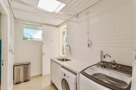 Casa de condomínio à venda com 350m², 4 quartos e 4 vagas