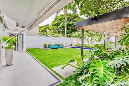 Casa de condomínio à venda com 350m², 4 quartos e 4 vagas