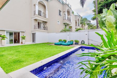 Casa de condomínio à venda com 350m², 4 quartos e 4 vagas