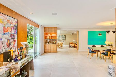 Casa de condomínio à venda com 350m², 4 quartos e 4 vagas