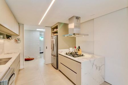 Casa de condomínio à venda com 350m², 4 quartos e 4 vagas