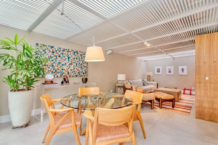 Casa de Condomínio à venda com 4 quartos, 350m² em Alto de Pinheiros, São Paulo