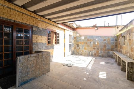 Casa para alugar com 220m², 3 quartos e 1 vaga Casa para alugar com 220m², 3 quartos e 1 vagaGaragem