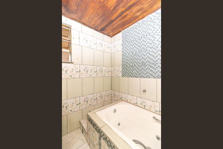 Casa para alugar com 220m², 3 quartos e 1 vaga Casa para alugar com 220m², 3 quartos e 1 vagaBanheiro Social