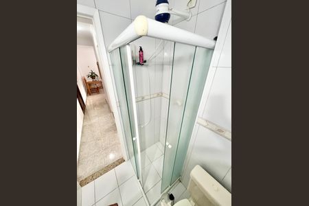 Apartamento à venda com 49m², 2 quartos e 1 vaga Apartamento à venda com 49m², 2 quartos e 1 vagaBanheiro