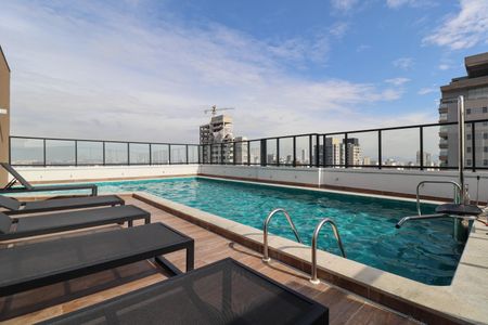 Studio à venda com 28m², 1 quarto e sem vagaPiscina