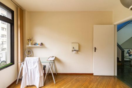 Casa à venda com 7 quartos, 444m² em Mirandópolis, São Paulo