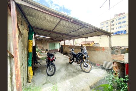 Casa à venda com 303m², 3 quartos e 1 vaga