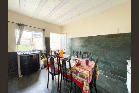 Casa à venda com 303m², 3 quartos e 1 vaga