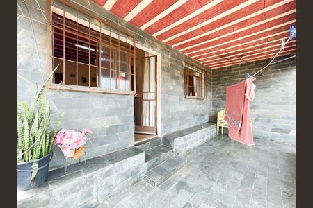 Casa à venda com 303m², 3 quartos e 1 vaga