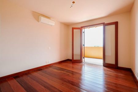 Casa à venda com 3 quartos, 980m² em Alphaville, Santana de Parnaíba