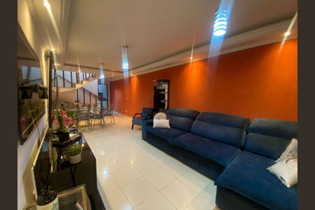 Casa à venda com 4 quartos, 200m² em Cidade Patriarca, São Paulo