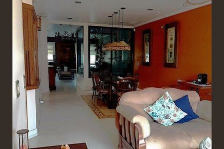 Casa à venda com 4 quartos, 447m² em Vila Paiva, São Paulo