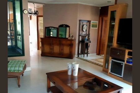 Casa à venda com 4 quartos, 447m² em Vila Paiva, São Paulo