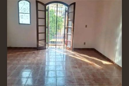 Casa à venda com 5 quartos, 260m² em Vila Indiana, São Paulo