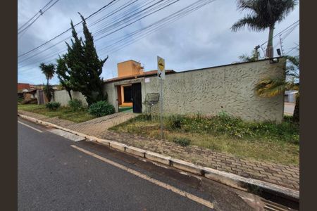 Casa à venda com 140m², 3 quartos e 3 vagas
