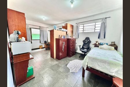 Casa à venda com 4 quartos, 330m² em Vila Junqueira, Santo André