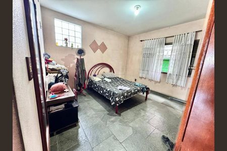 Casa à venda com 4 quartos, 330m² em Vila Junqueira, Santo André