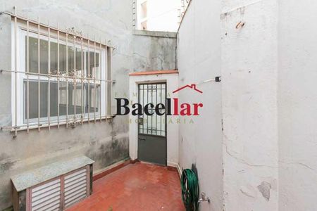 Casa à venda com 110m², 2 quartos e 1 vaga