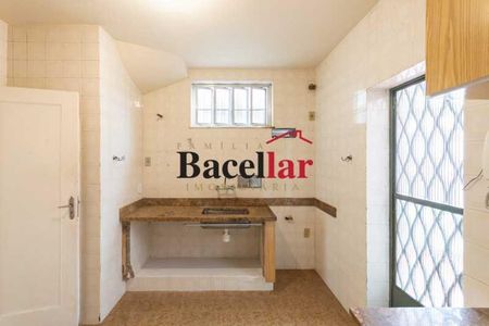 Casa à venda com 110m², 2 quartos e 1 vaga