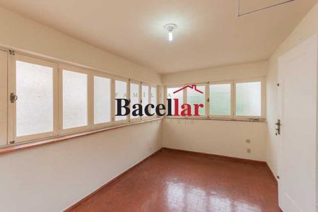 Casa à venda com 110m², 2 quartos e 1 vaga