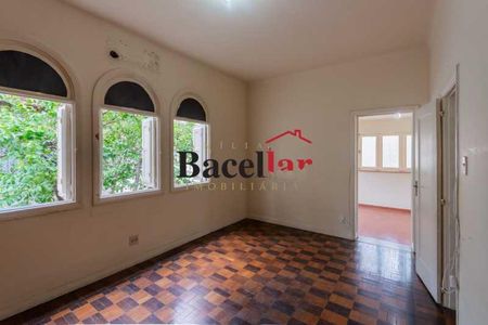 Casa à venda com 2 quartos, 110m² em Tijuca, Rio de Janeiro