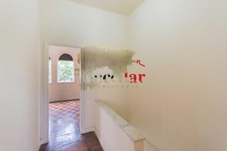 Casa à venda com 110m², 2 quartos e 1 vaga