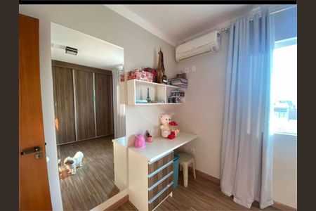 Casa à venda com 3 quartos, 210m² em Parque Sao Luiz, Jundiaí