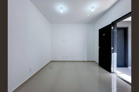 Apartamento à venda com 2 quartos, 40m² em São Lucas, São Paulo
