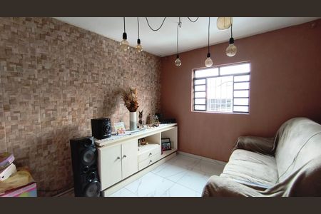 Sala de casa para alugar com 2 quartos, 175m² em Jardim Botucatu, São Paulo