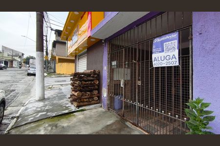 Casa para alugar com 175m², 2 quartos e 1 vaga Casa para alugar com 175m², 2 quartos e 1 vagaFachada + Plaquinha