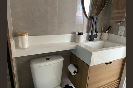 Apartamento para alugar com 42m², 2 quartos e sem vaga Apartamento para alugar com 42m², 2 quartos e sem vagaBanheiro