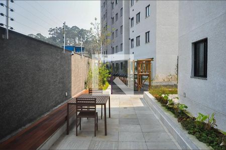 Apartamento para alugar com 42m², 2 quartos e sem vaga