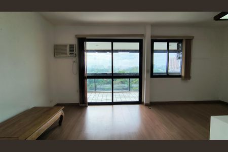 Sala de apartamento para alugar com 3 quartos, 120m² em Barra da Tijuca, Rio de Janeiro
