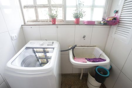 Apartamento à venda com 80m², 3 quartos e 1 vagaÁrea de Serviço